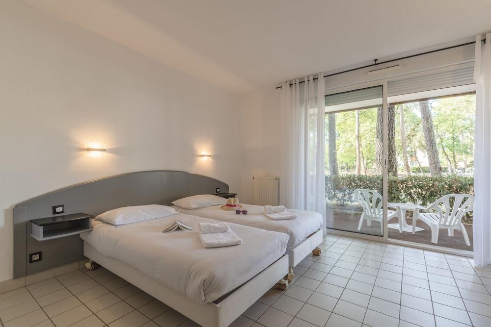 Azureva Ronce Les Bains Hotell Exteriör bild