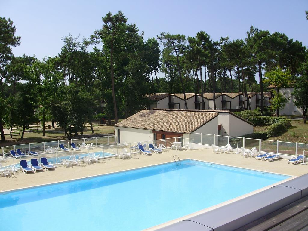 Azureva Ronce Les Bains Hotell Exteriör bild