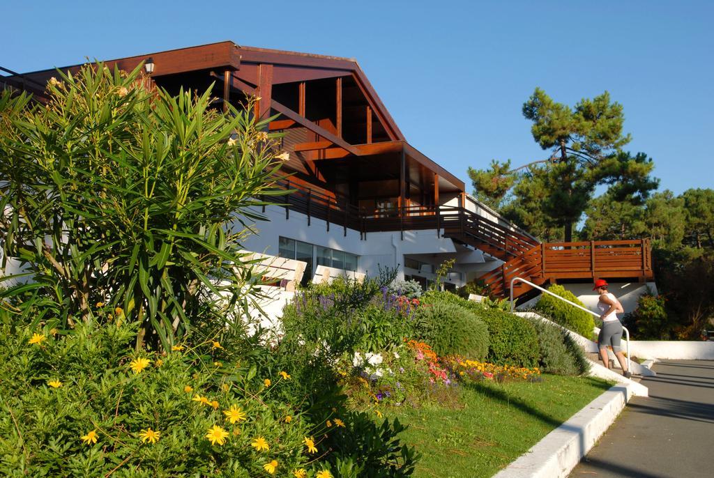 Azureva Ronce Les Bains Hotell Exteriör bild