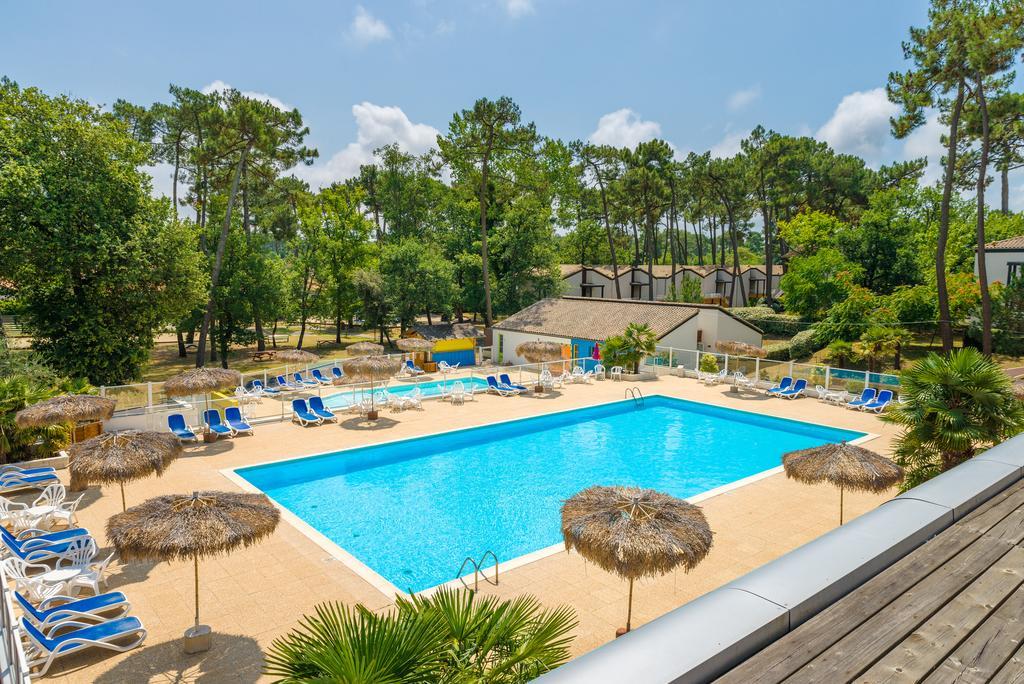 Azureva Ronce Les Bains Hotell Exteriör bild
