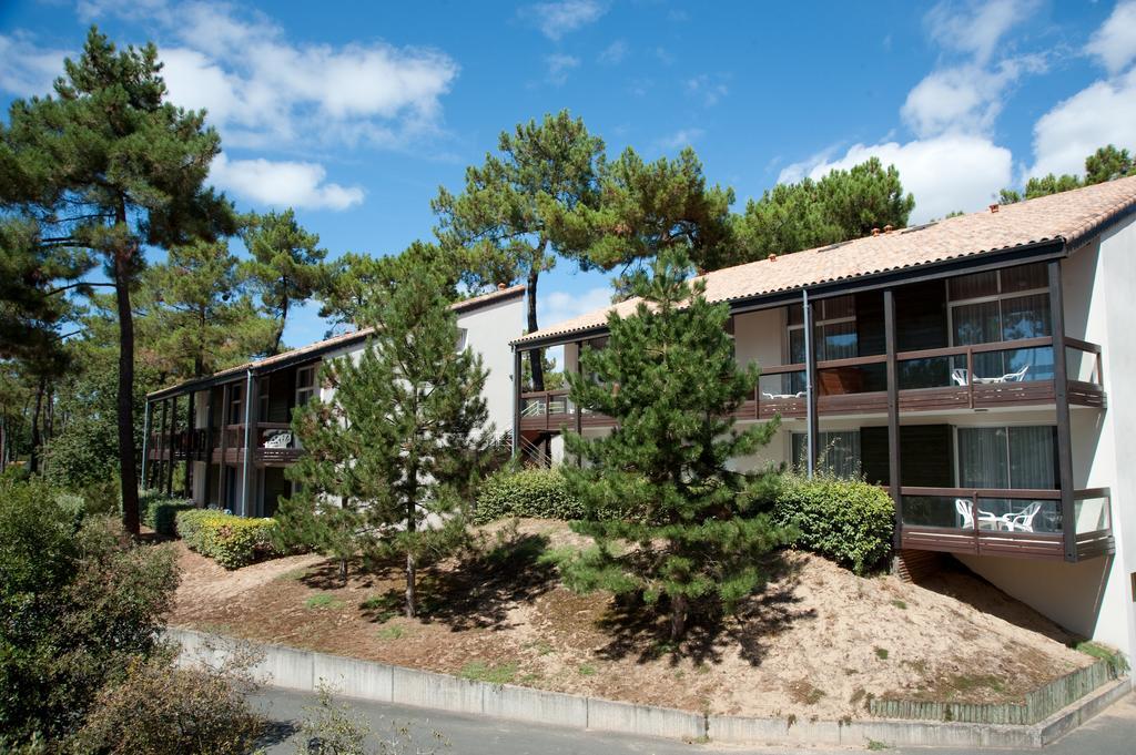 Azureva Ronce Les Bains Hotell Exteriör bild